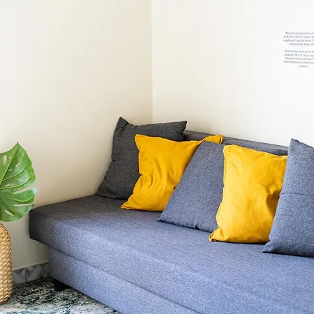 Eiffel Tower View Rose, #2 4*