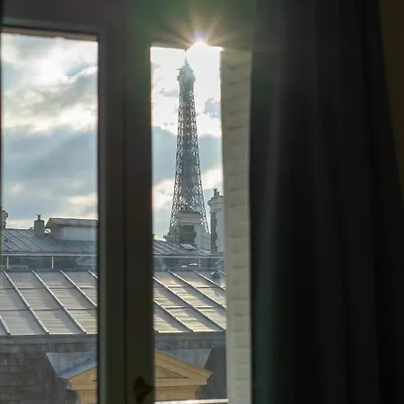 Oda ve Kahvaltı Eiffel Tower View Rose, #2 *