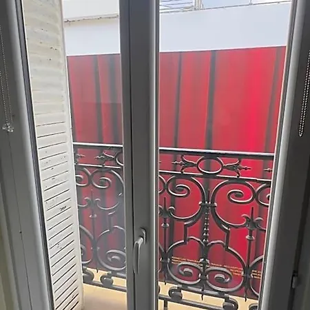 Bed & Breakfast Eiffel Tower View Rose, #2 Paris