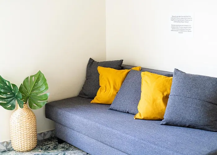 Eiffel Tower View Rose, #2 4*